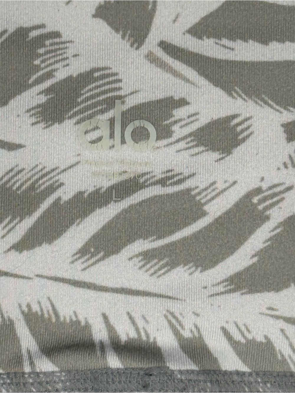 Alo Yoga Palm Springs Air Brushed High Waisted Leggings Size L White Gray Prints - Picture 10 of 11